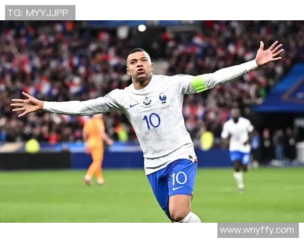 聚焦足球场上的2号球星 解读他的风采与独特影响力